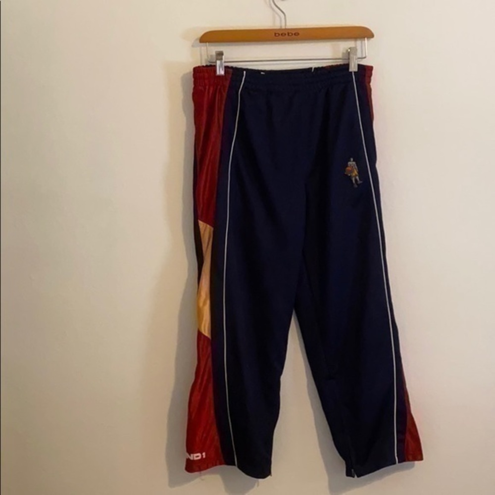 AND ONE MEDIUM BLACK SWEATPANTS